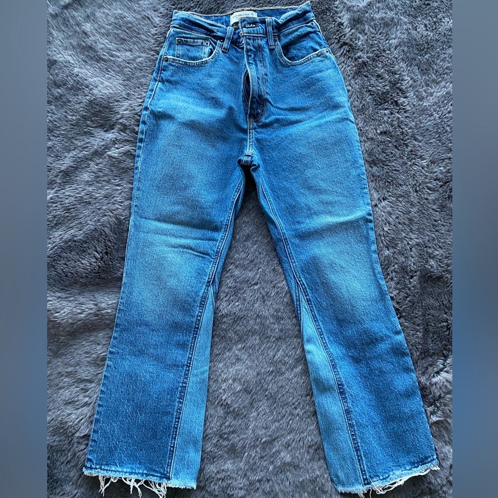 A&F Ultra High Rise Kick Flare Jeans size 25/0R